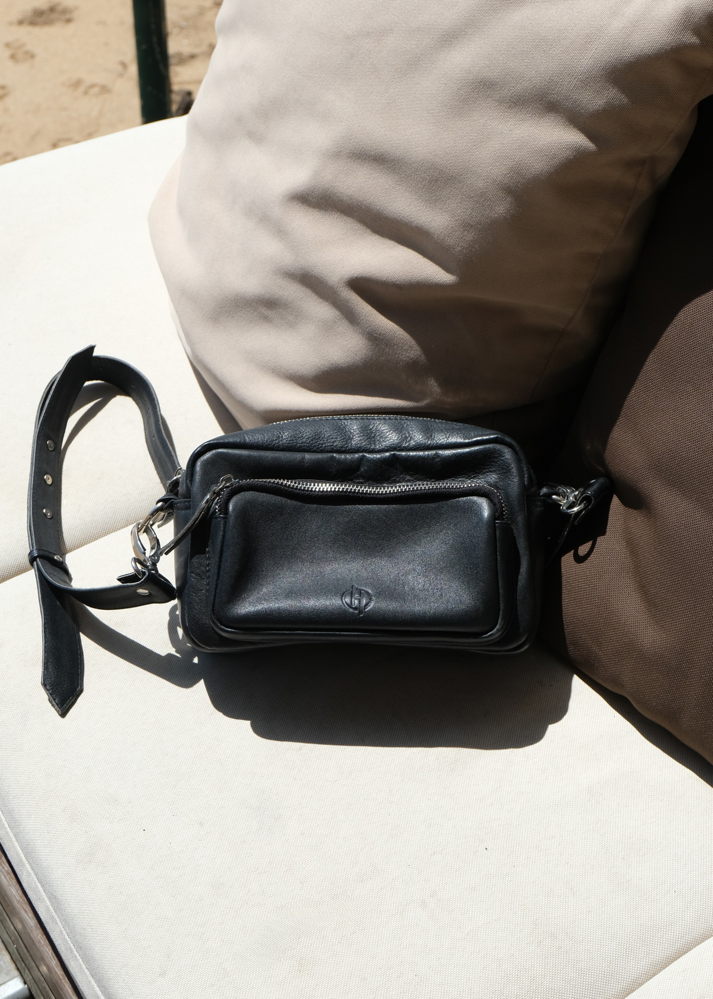 Geneva Cross Body in Black