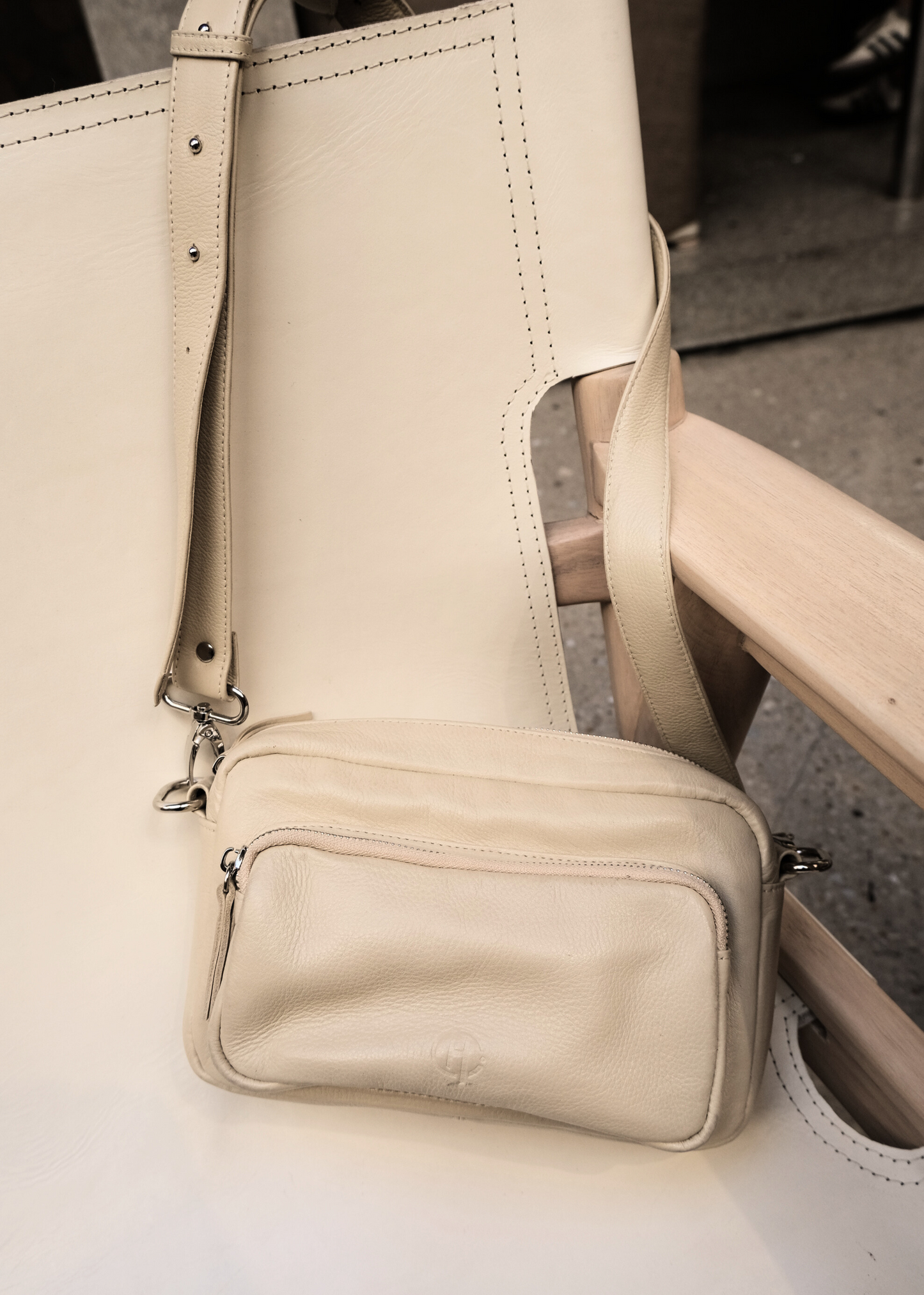 Geneva Cross Body in Creme