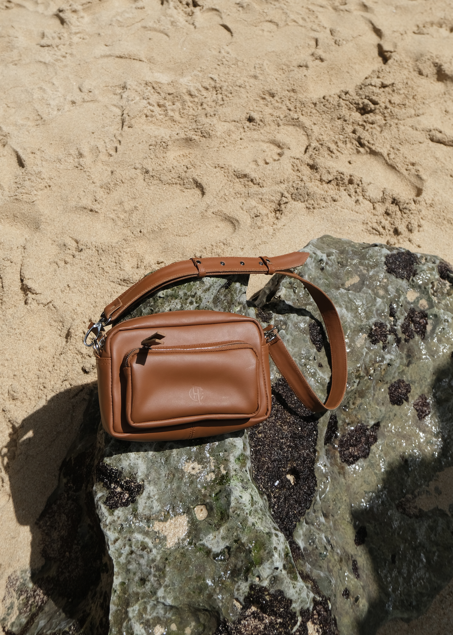Geneva Cross Body in Brown