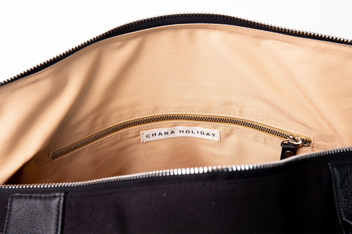 Caba Duffle Weekender Leather Bag in Black