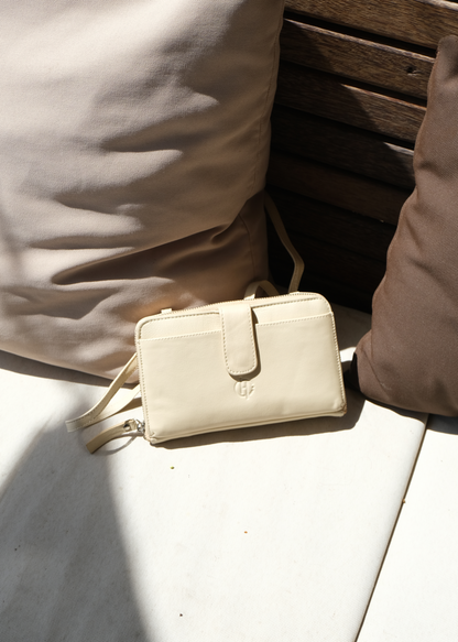 Geneva Wallet Sling in Creme