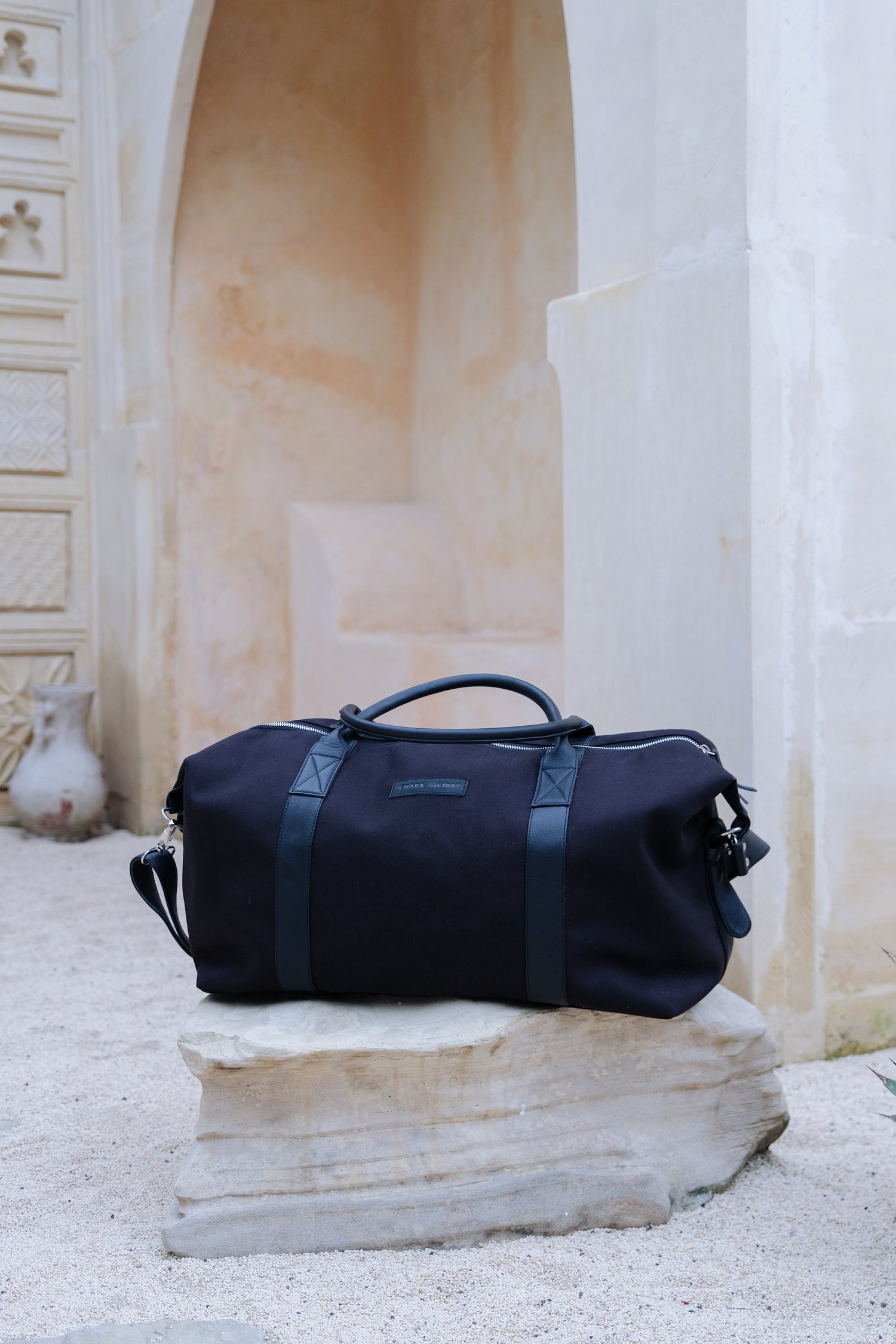 Caba Duffle Weekender Leather Bag in Black