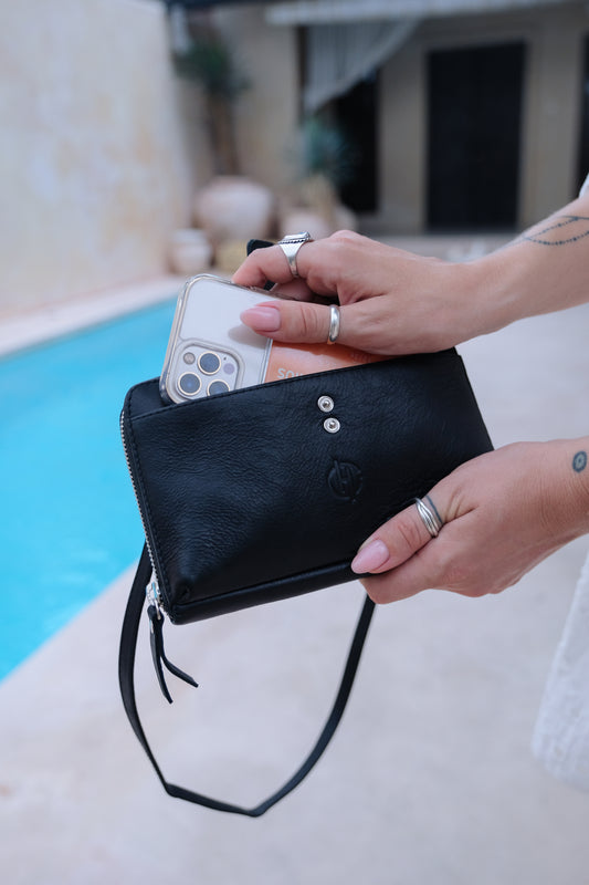 Geneva Wallet Sling Leather Bag in Black